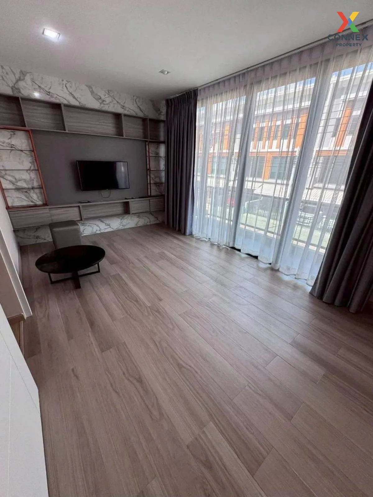 For Rent Townhouse/Townhome  , Eigen Rama 9 , newly renovated , P