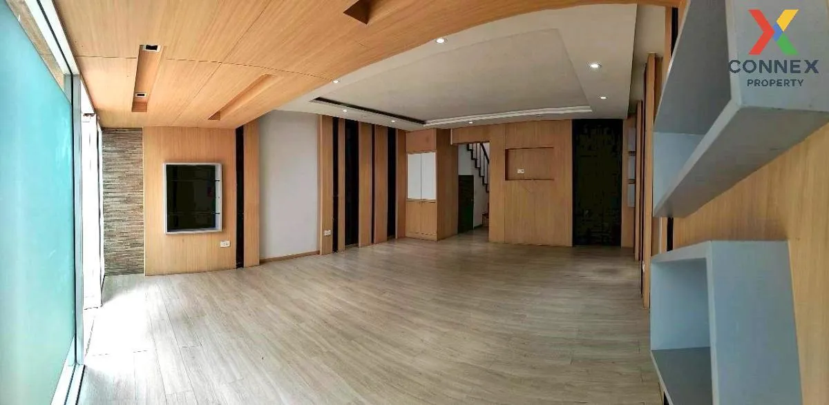 เช่าทาวน์เฮาส์ตรงข้าม ทองหล่อ 25 คลองตันเหนือ เขต วัฒนา กรุงเทพ C 2