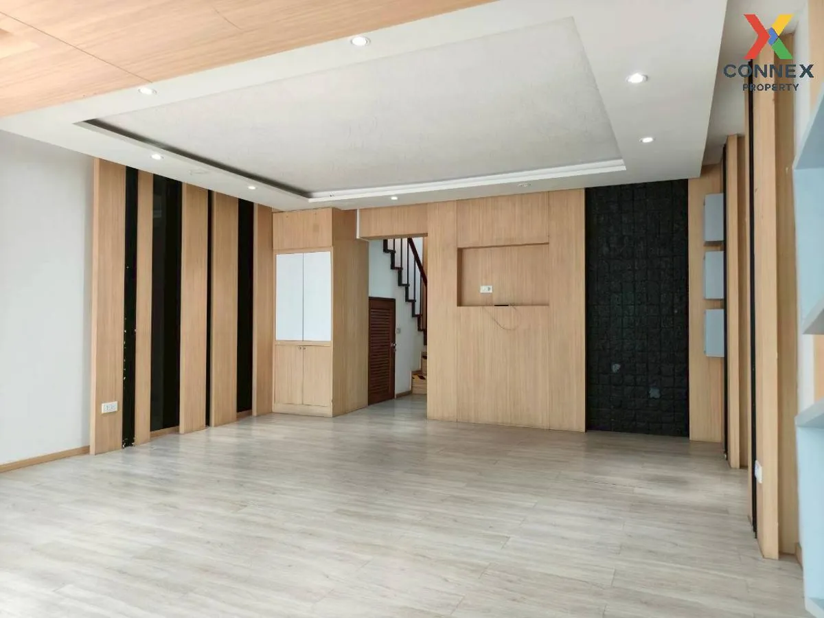 เช่าทาวน์เฮาส์ตรงข้าม ทองหล่อ 25 คลองตันเหนือ เขต วัฒนา กรุงเทพ C 3