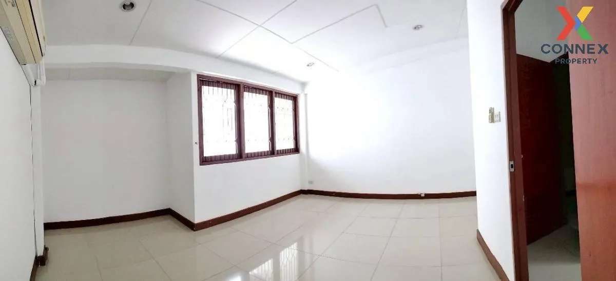 เช่าทาวน์เฮาส์ตรงข้าม ทองหล่อ 25 คลองตันเหนือ เขต วัฒนา กรุงเทพ C