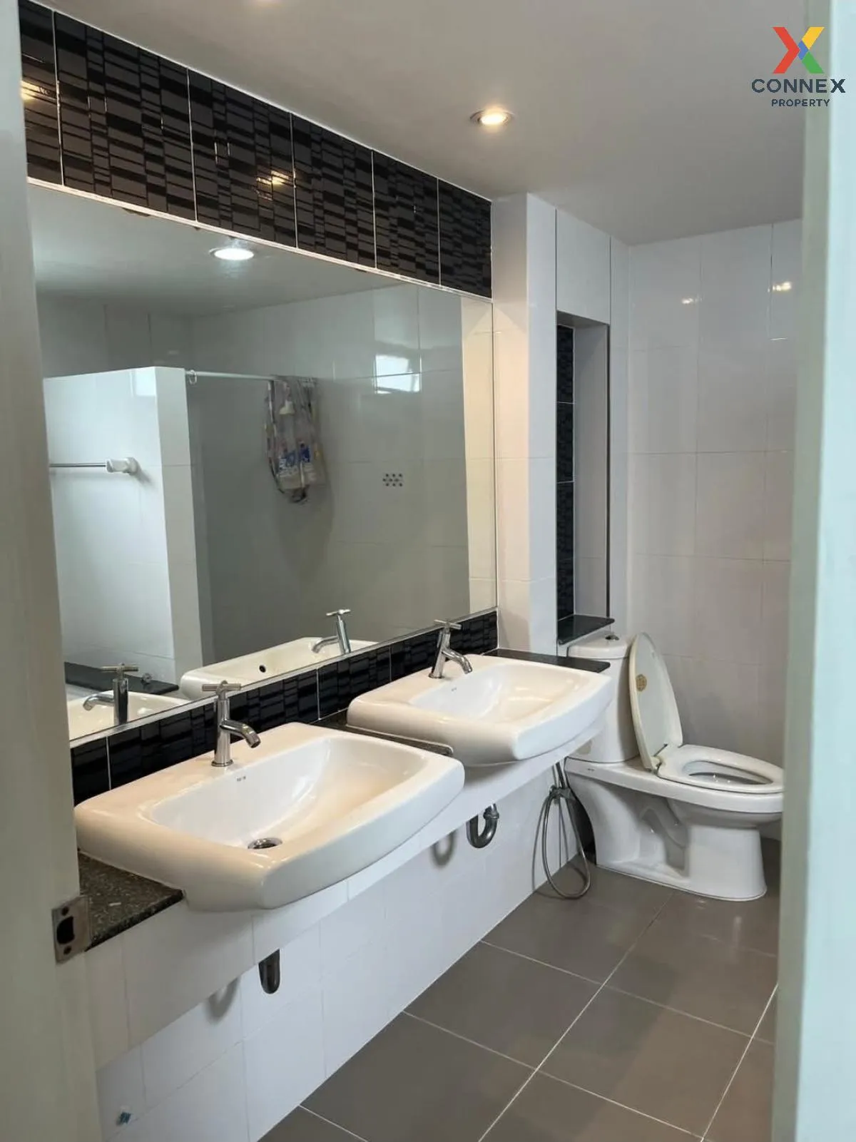 เช่าทาวน์เฮ้าส์/ทาวน์โฮม  ทรีโอ ร่มเกล้า วิวสวย ชั้นสูง หน้ากว้าง