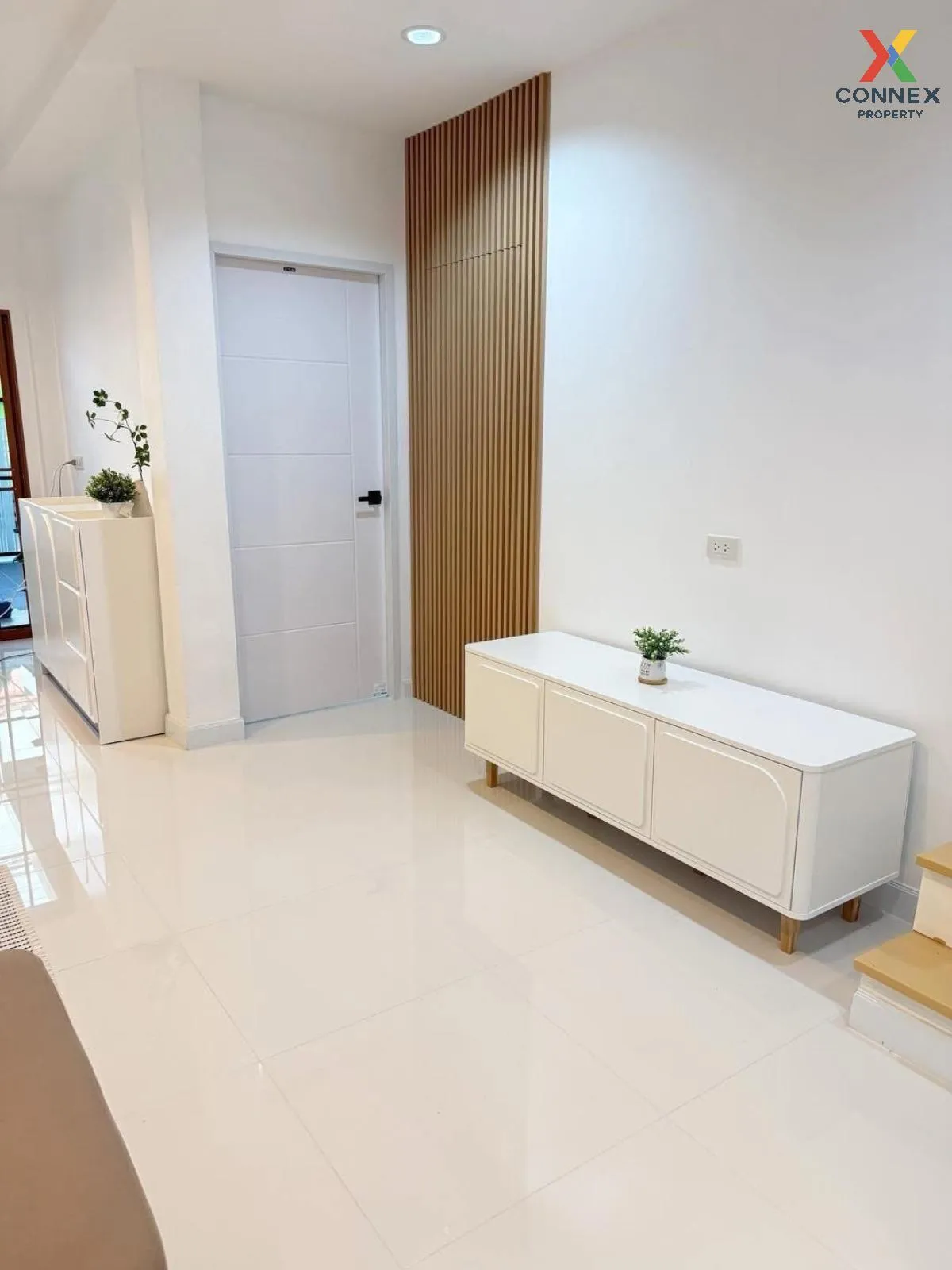 ขายทาวน์เฮ้าส์/ทาวน์โฮม  อมรทรัพย์ เลียบวารี รีโนเวทใหม่ โคกแฝด เ