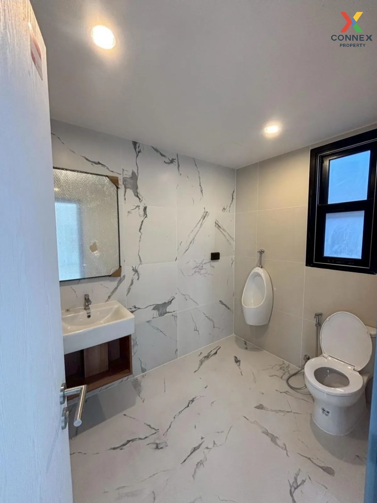 เช่าบริทตัน ลาดพร้าว 41 วิวสวย ชั้นสูง หน้ากว้าง  แขวงจันทรเกษม เ 3