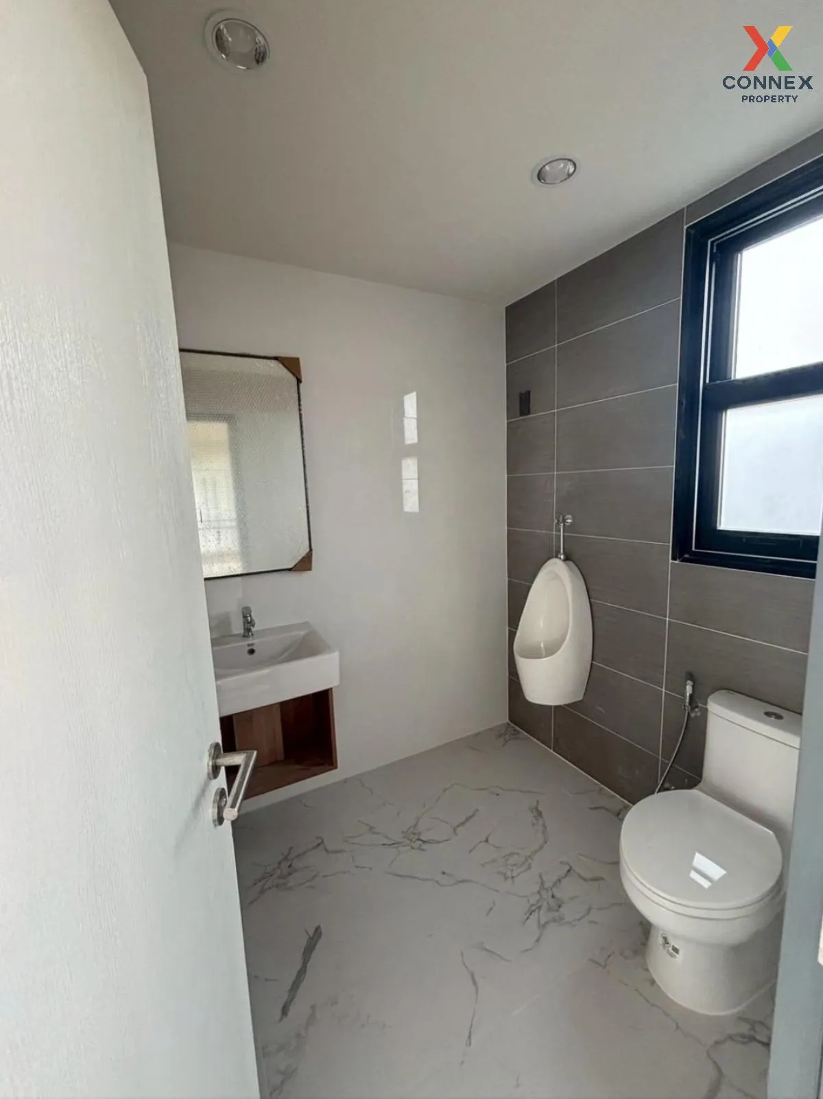 เช่าบริทตัน ลาดพร้าว 41 วิวสวย ชั้นสูง หน้ากว้าง  แขวงจันทรเกษม เ