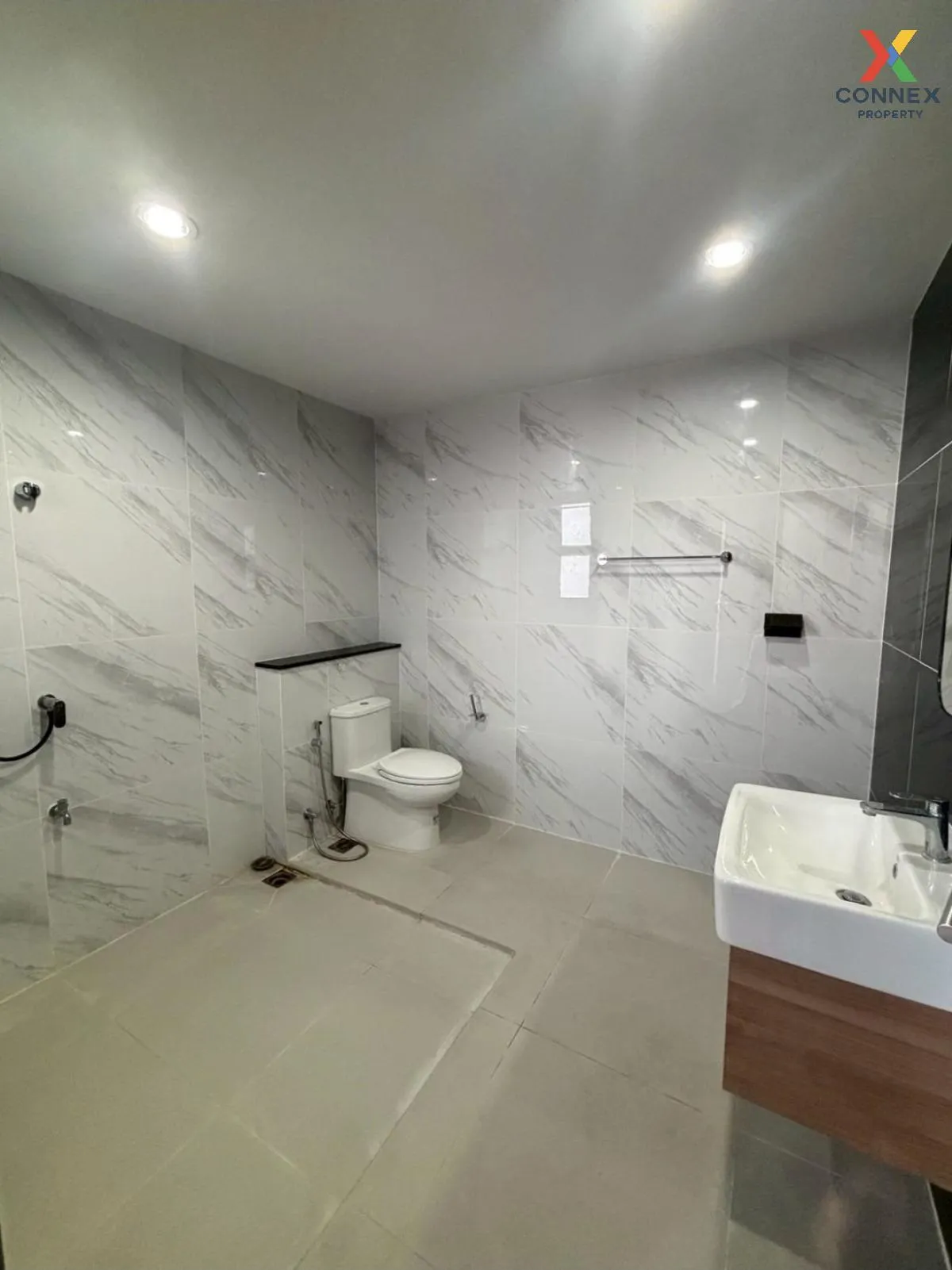 เช่าบริทตัน ลาดพร้าว 41 วิวสวย ชั้นสูง หน้ากว้าง  แขวงจันทรเกษม เ