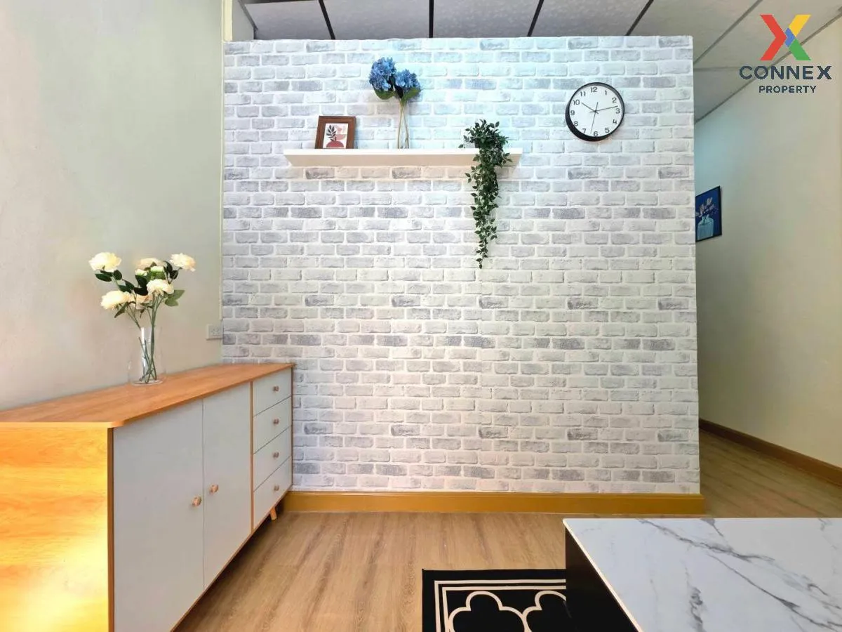 For Sale Townhouse/Townhome  , Phatthanasuk 2 , newly renovated ,