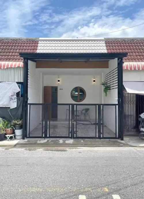 For Sale Townhouse/Townhome  , Phatthanasuk 2 , newly renovated , Thepharak , Mueang Samut Prakan , Samut Prakarn , CX-136496