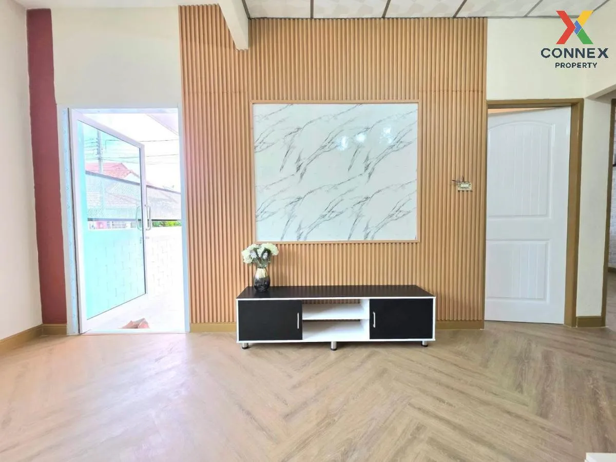 ขายทาวน์เฮ้าส์/ทาวน์โฮม  อรัญญาวิลล์ ห้องมุม รีโนเวทใหม่ แพรกษา เ