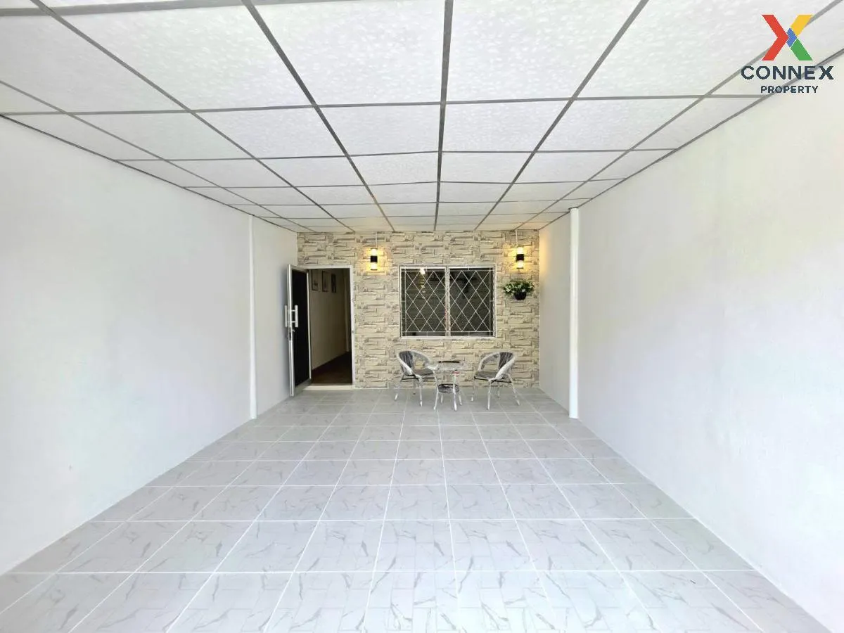 ขายทาวน์เฮ้าส์/ทาวน์โฮม  บ้านเพชรงาม แพรกษา รีโนเวทใหม่ แพรกษา เม 2