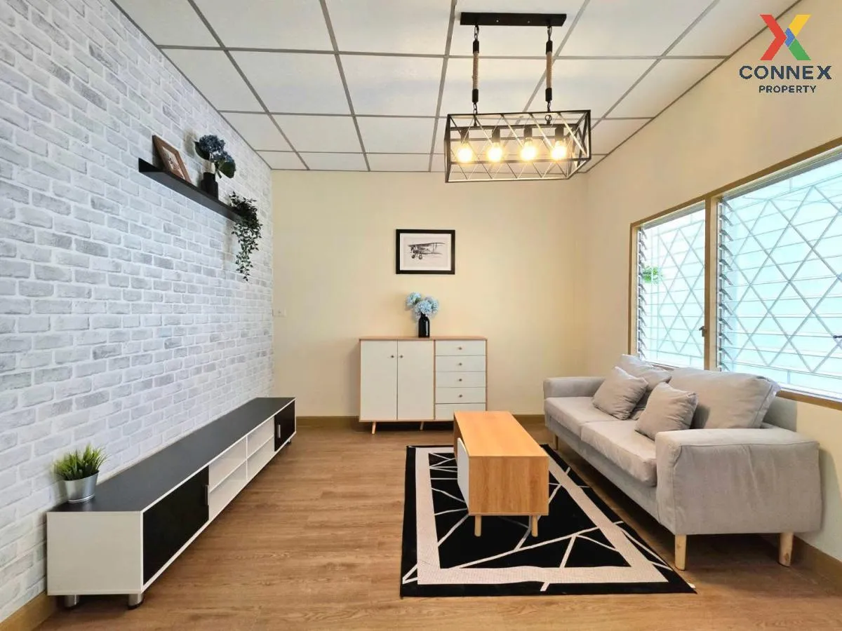 ขายทาวน์เฮ้าส์/ทาวน์โฮม  บ้านเพชรงาม แพรกษา รีโนเวทใหม่ แพรกษา เม