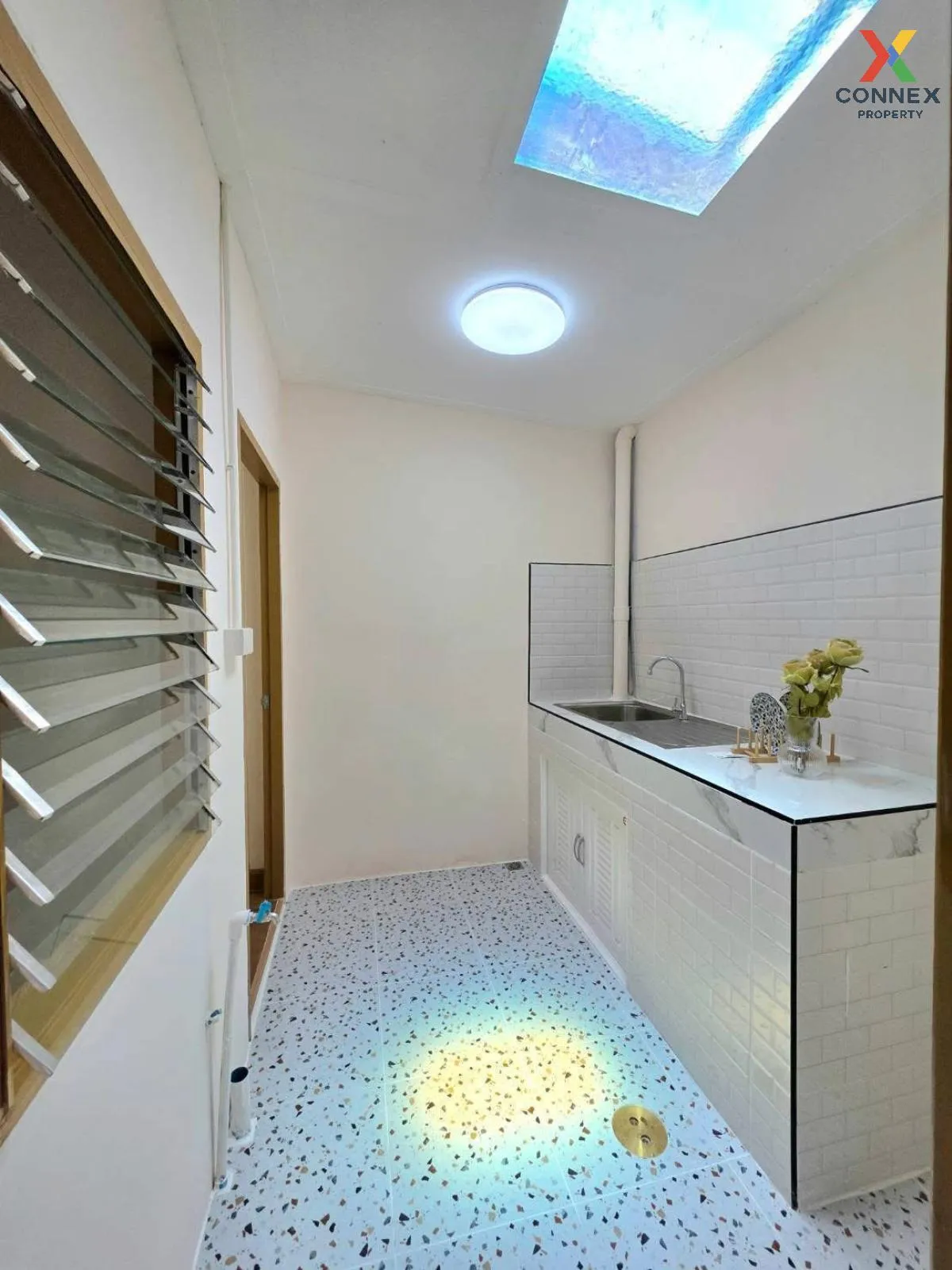 ขายทาวน์เฮ้าส์/ทาวน์โฮม  บ้านเพชรงาม แพรกษา รีโนเวทใหม่ แพรกษา เม