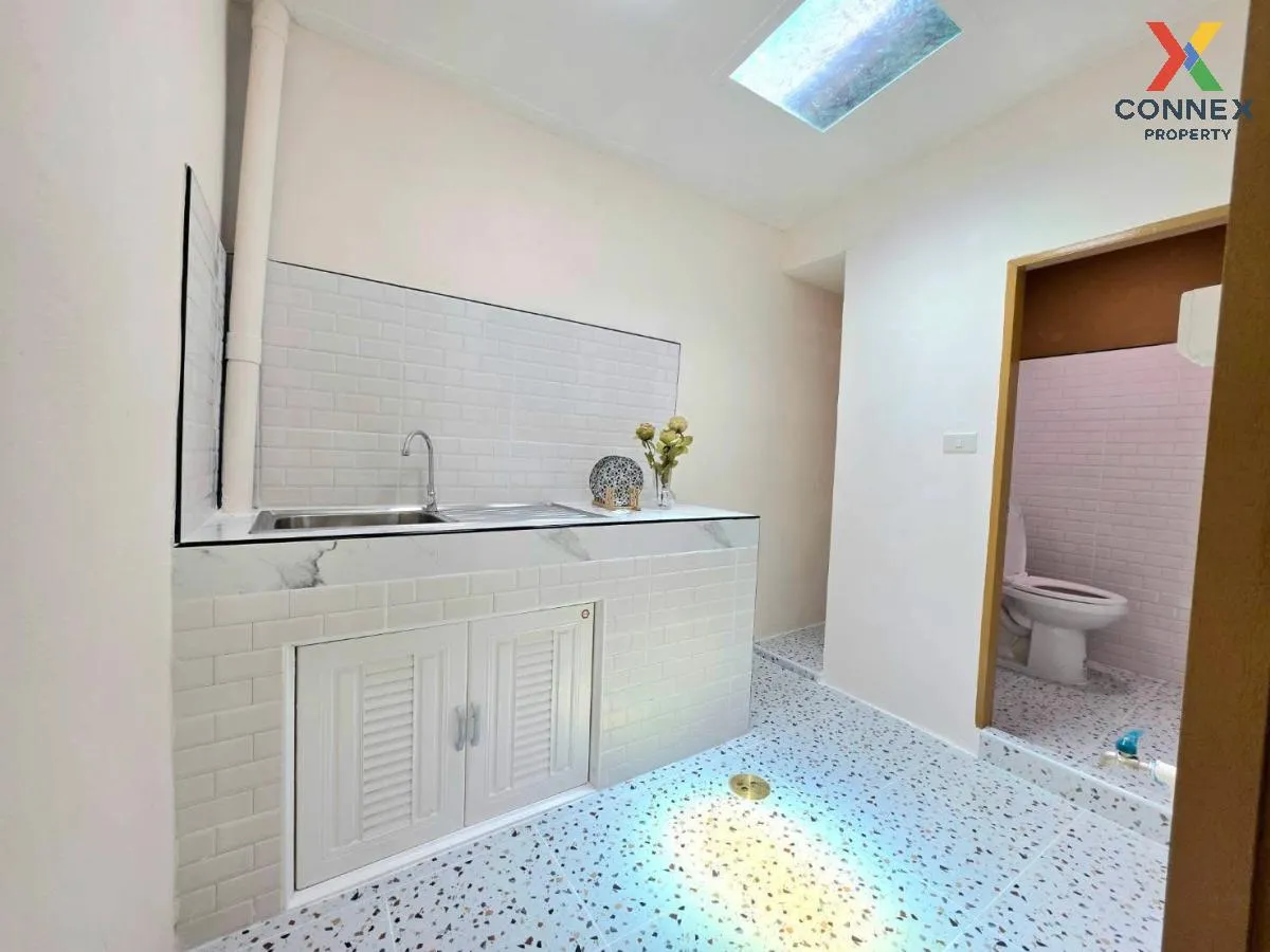 ขายทาวน์เฮ้าส์/ทาวน์โฮม  บ้านเพชรงาม แพรกษา รีโนเวทใหม่ แพรกษา เม