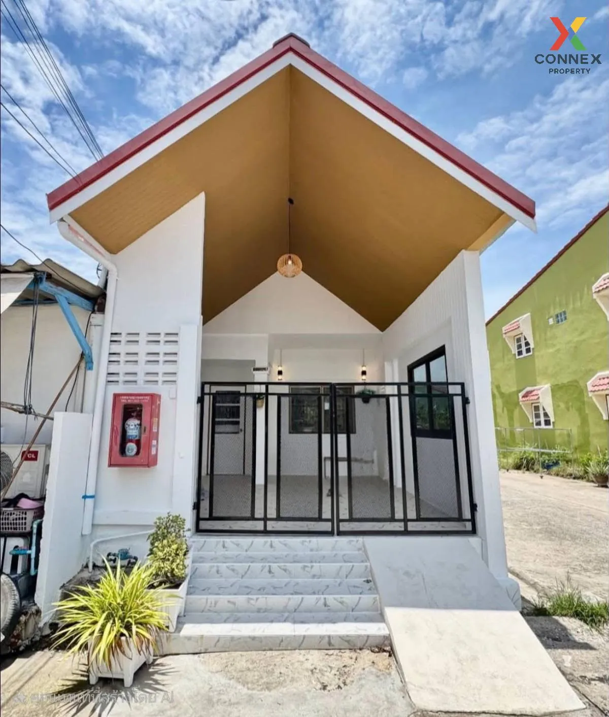 For Sale Townhouse/Townhome  , Panason 8 Tai Baan , corner unit , 1