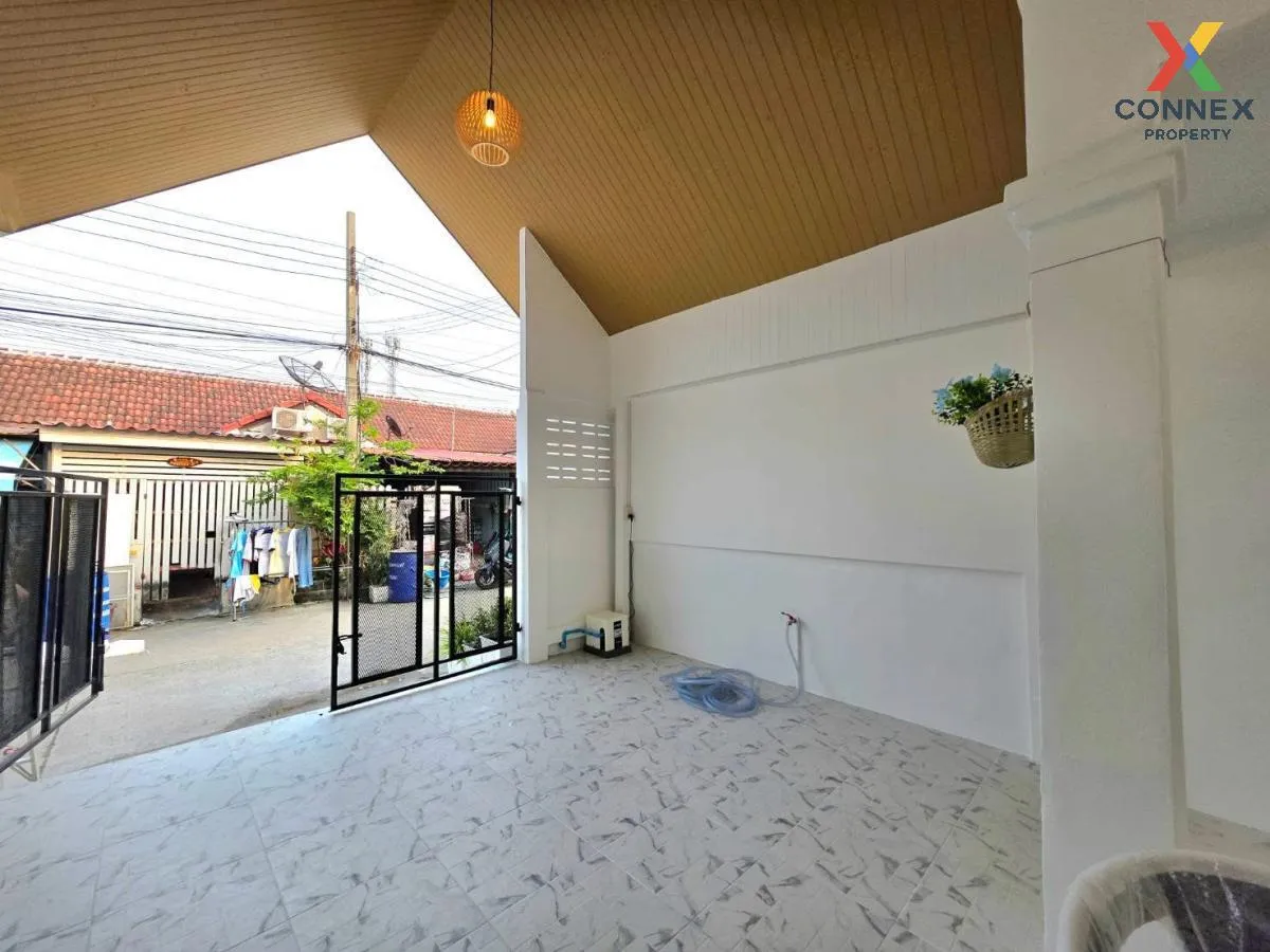 For Sale Townhouse/Townhome  , Panason 8 Tai Baan , corner unit , 4