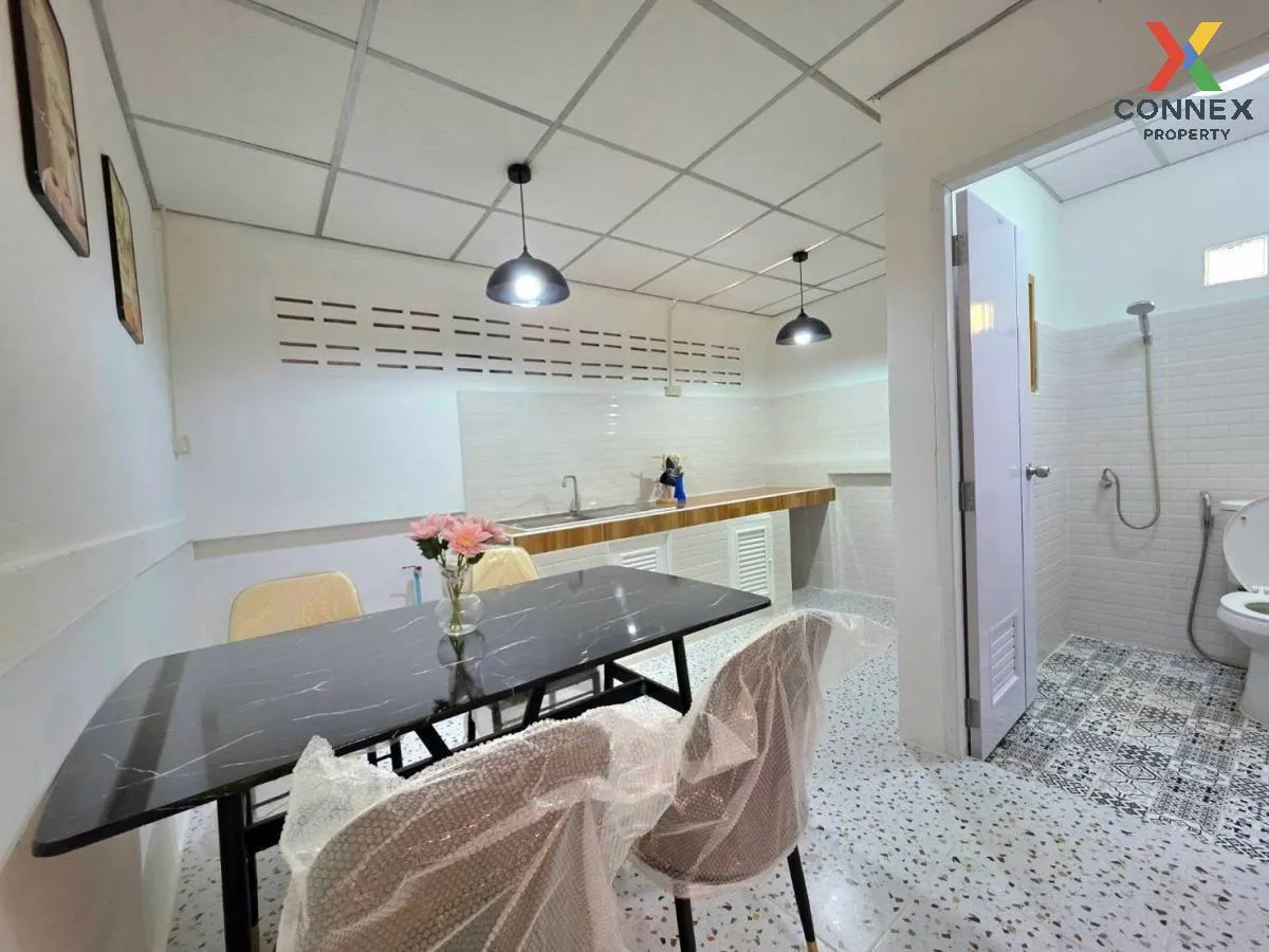 For Sale Townhouse/Townhome  , Panason 8 Tai Baan , corner unit ,