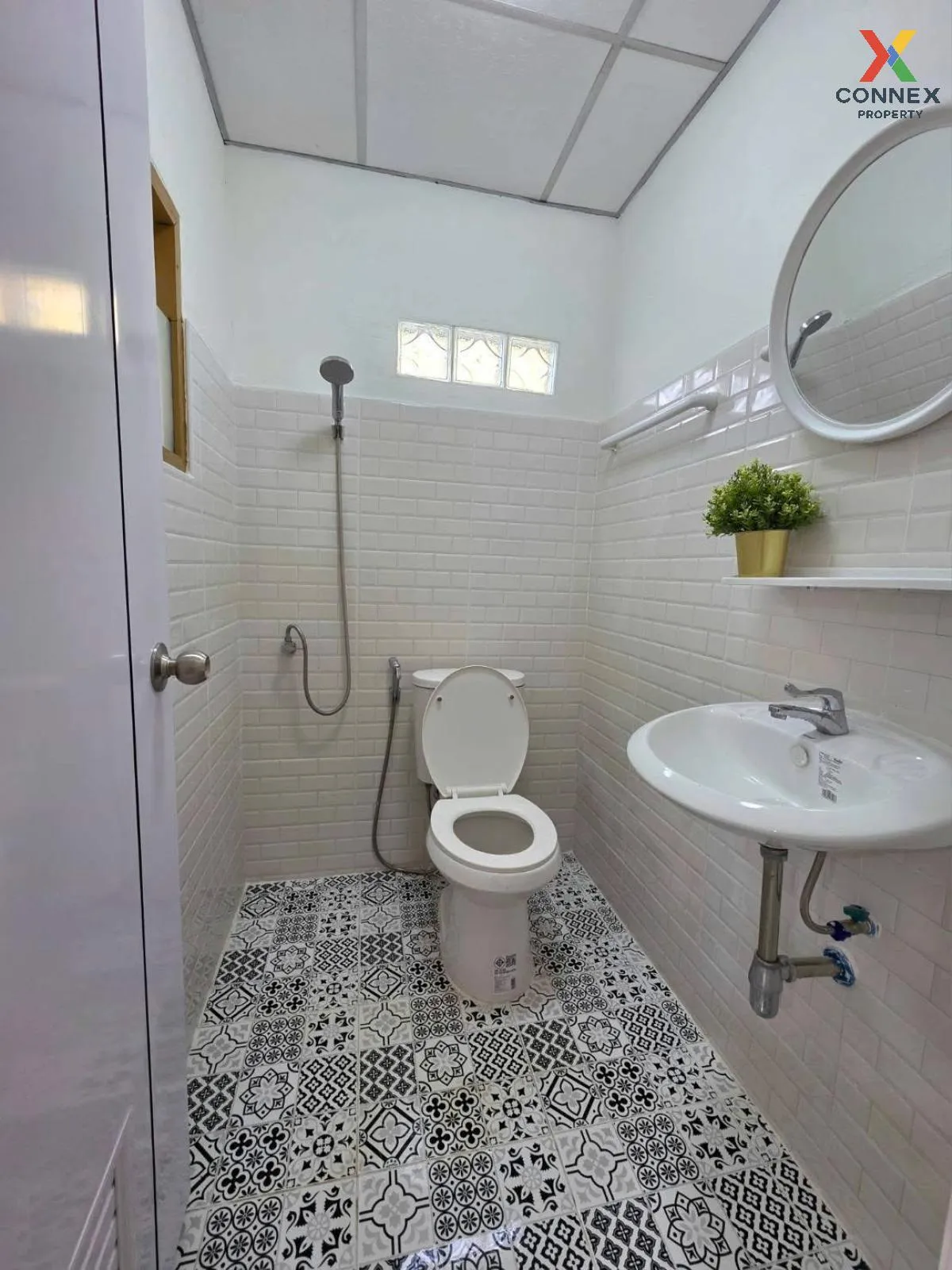 For Sale Townhouse/Townhome  , Panason 8 Tai Baan , corner unit ,