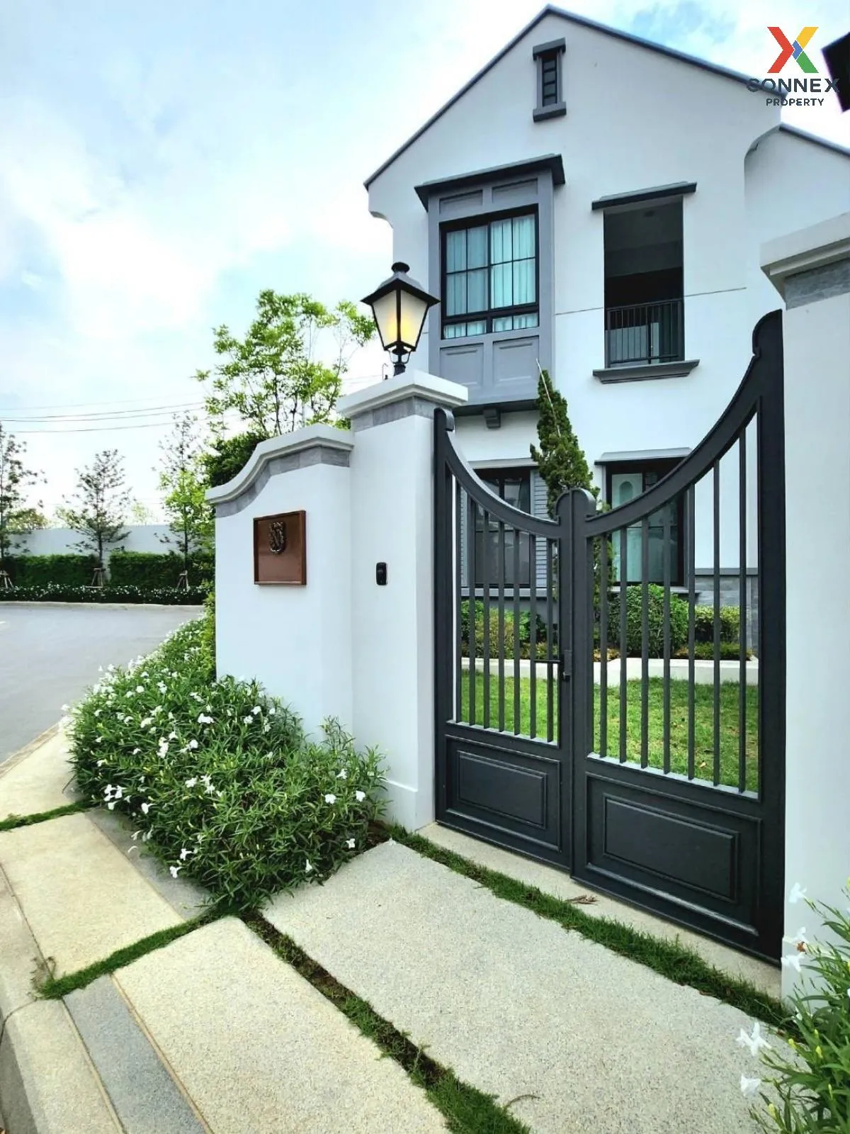 เช่าบ้าน  นันทวัน พระราม9-กรุงเทพกรีฑาตัดใหม่ ห้องมุม สะพานสูง เข 1