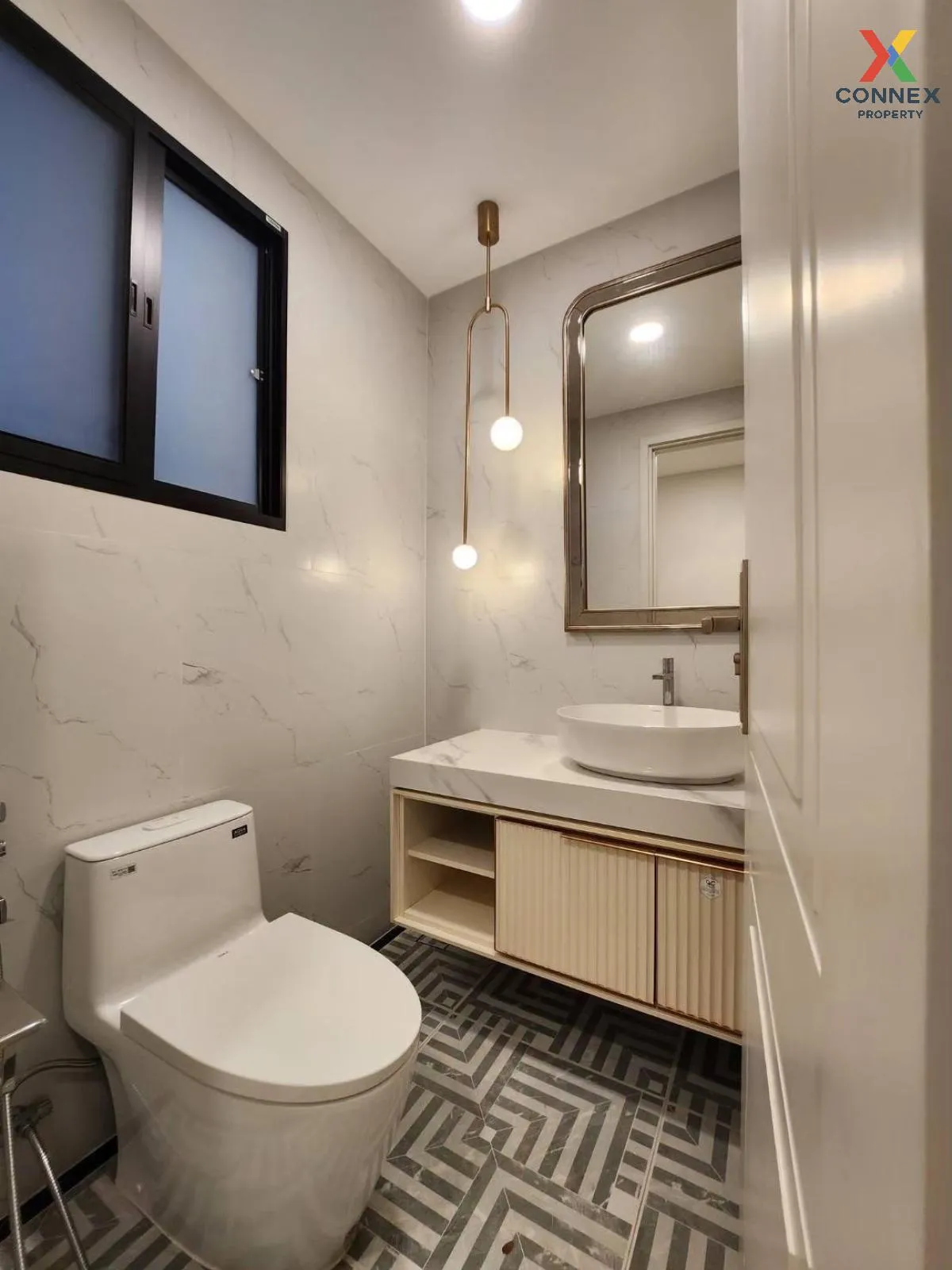 เช่าบ้าน  นันทวัน พระราม9-กรุงเทพกรีฑาตัดใหม่ ห้องมุม สะพานสูง เข