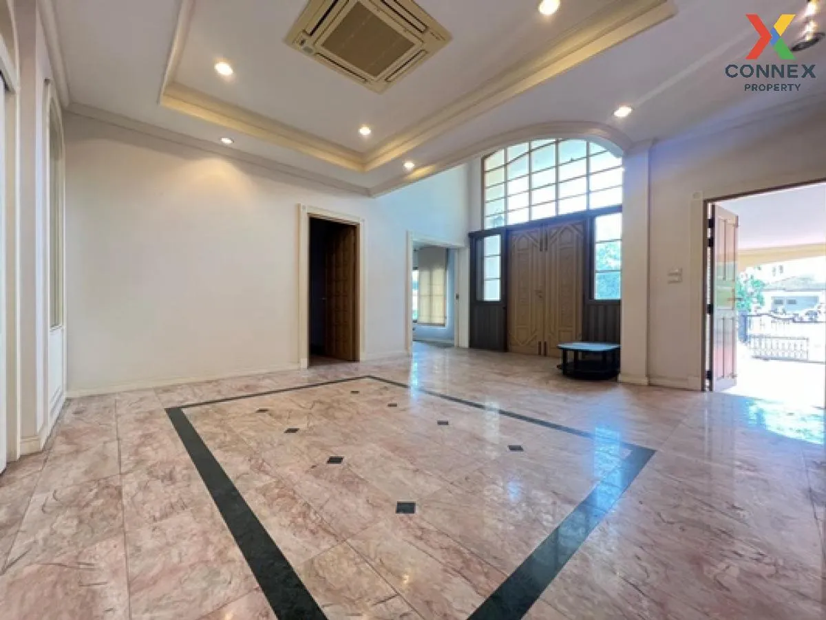 ขายบ้าน  ลดาวัลย์ ศรีนครินทร์ ชั้นสูง ห้องมุม หน้ากว้าง บางแก้ว บ 2