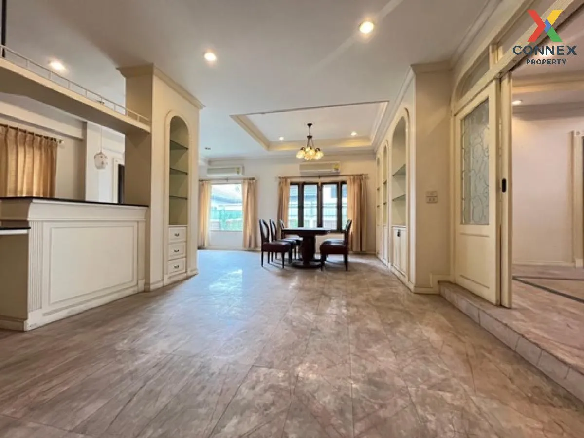 ขายบ้าน  ลดาวัลย์ ศรีนครินทร์ ชั้นสูง ห้องมุม หน้ากว้าง บางแก้ว บ