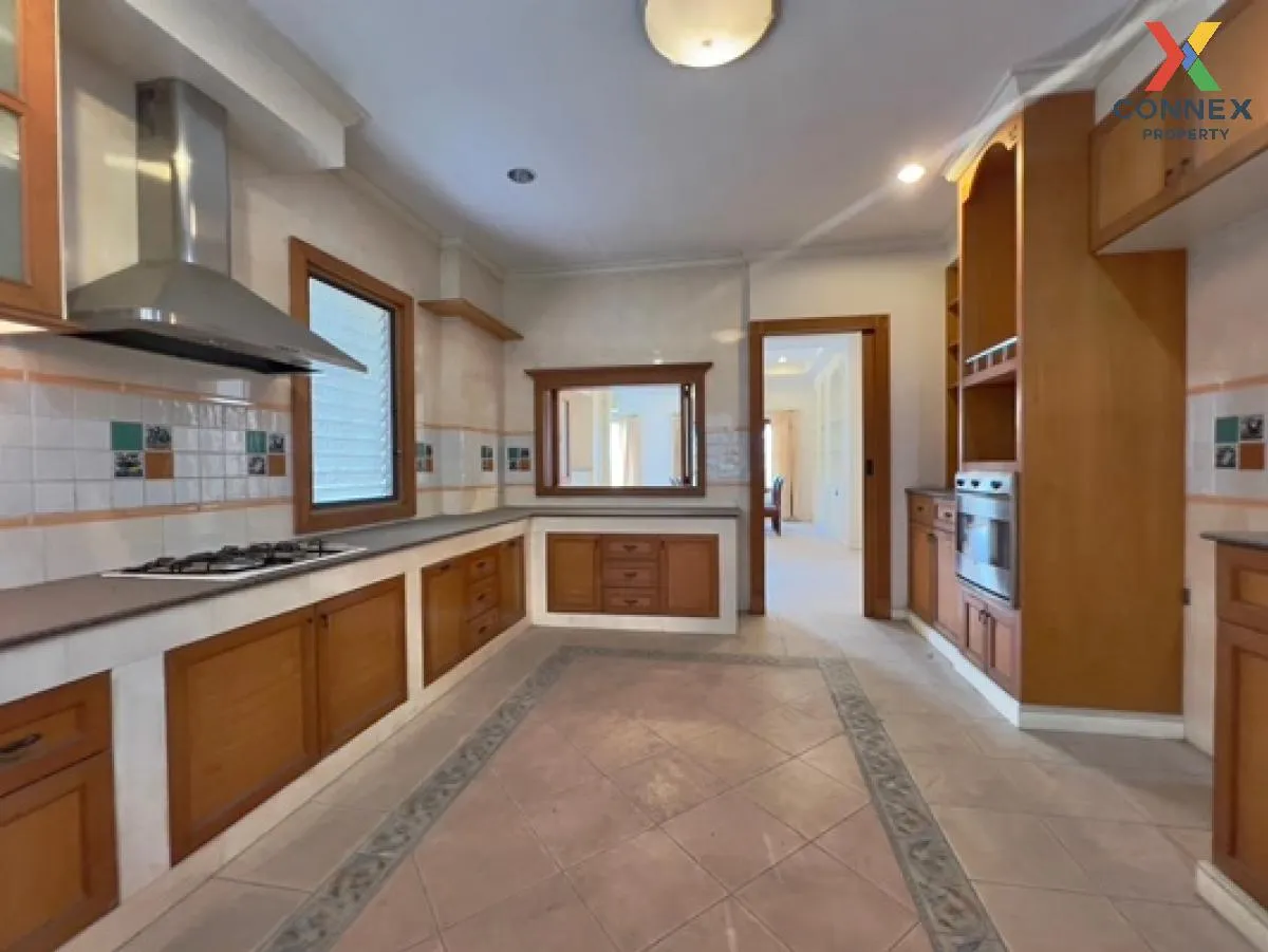 ขายบ้าน  ลดาวัลย์ ศรีนครินทร์ ชั้นสูง ห้องมุม หน้ากว้าง บางแก้ว บ