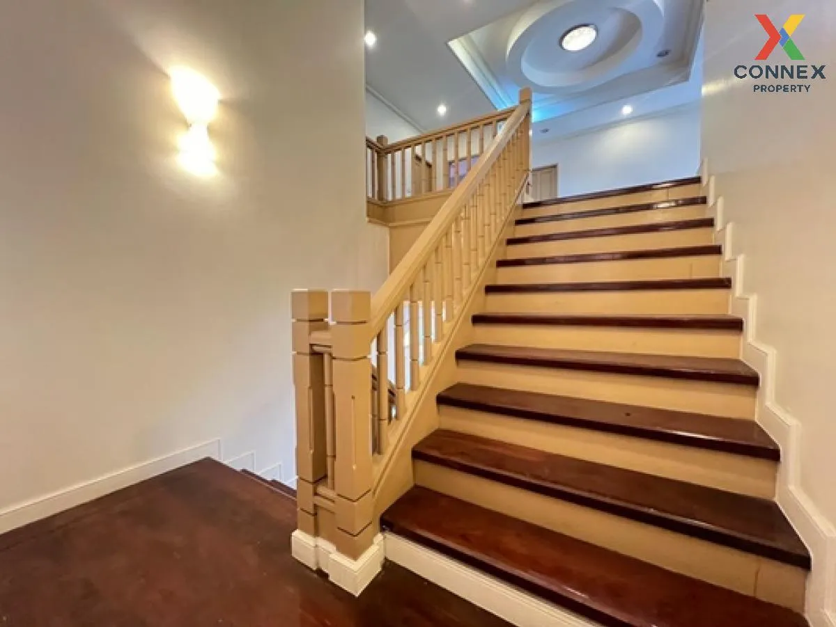 ขายบ้าน  ลดาวัลย์ ศรีนครินทร์ ชั้นสูง ห้องมุม หน้ากว้าง บางแก้ว บ