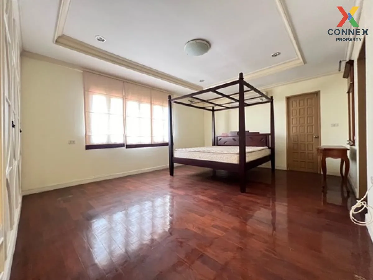 ขายบ้าน  ลดาวัลย์ ศรีนครินทร์ ชั้นสูง ห้องมุม หน้ากว้าง บางแก้ว บ