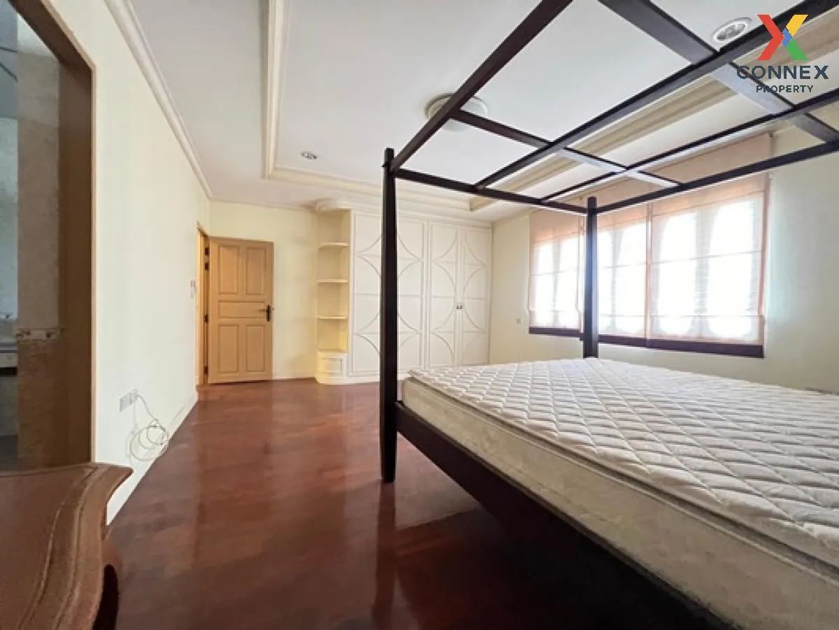 ขายบ้าน  ลดาวัลย์ ศรีนครินทร์ ชั้นสูง ห้องมุม หน้ากว้าง บางแก้ว บ