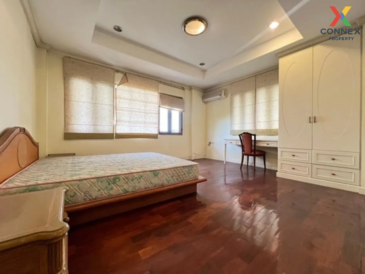 ขายบ้าน  ลดาวัลย์ ศรีนครินทร์ ชั้นสูง ห้องมุม หน้ากว้าง บางแก้ว บ