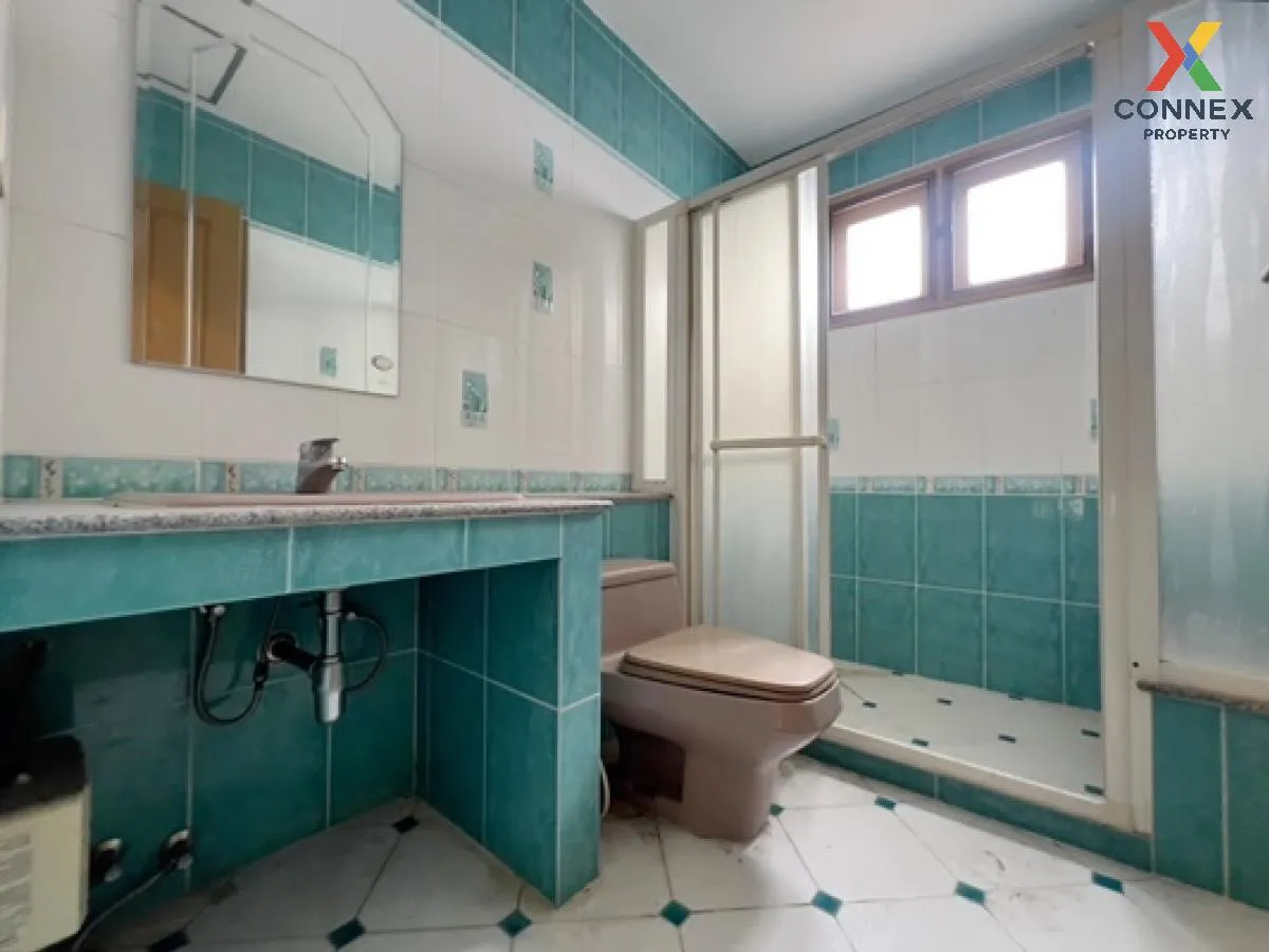 ขายบ้าน  ลดาวัลย์ ศรีนครินทร์ ชั้นสูง ห้องมุม หน้ากว้าง บางแก้ว บ