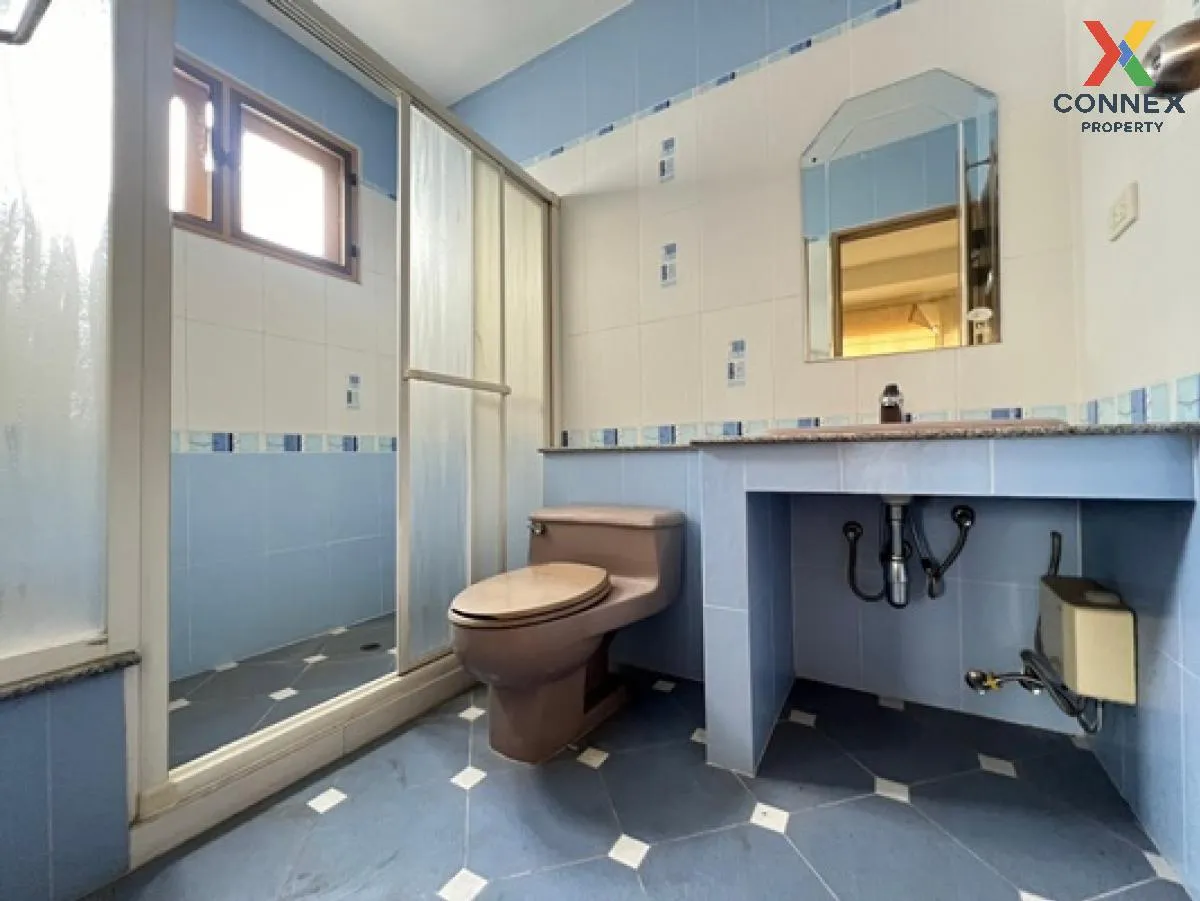 ขายบ้าน  ลดาวัลย์ ศรีนครินทร์ ชั้นสูง ห้องมุม หน้ากว้าง บางแก้ว บ