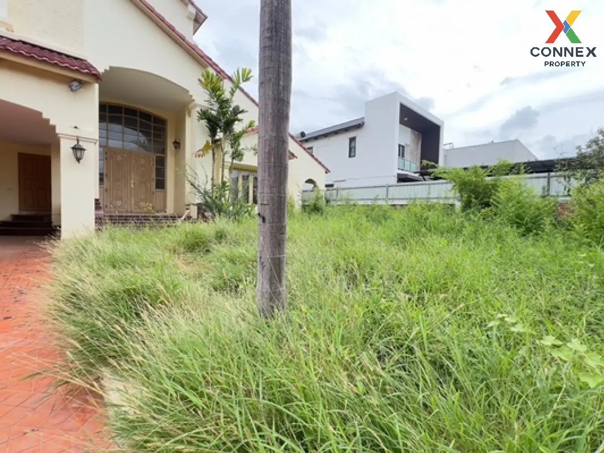 ขายบ้าน  ลดาวัลย์ ศรีนครินทร์ ชั้นสูง ห้องมุม หน้ากว้าง บางแก้ว บ