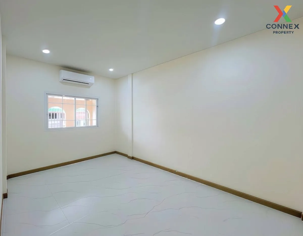 ขายทาวน์เฮ้าส์/ทาวน์โฮม  นิราวิลล์ เอกชัย - โพธิ์แจ้ บางน้ำจืด เม 3