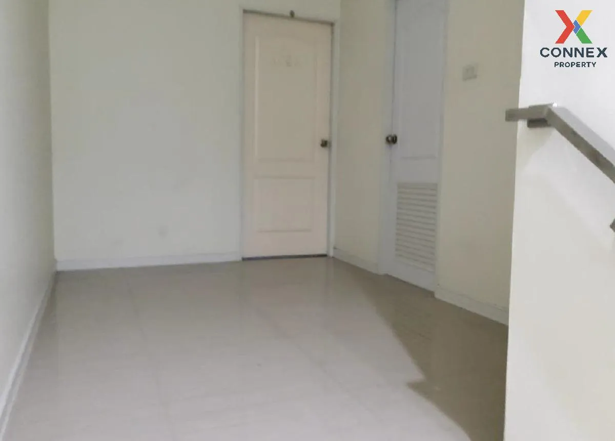 For Sale Commercial Building , C - Square Plaza mall , Chok Chai 