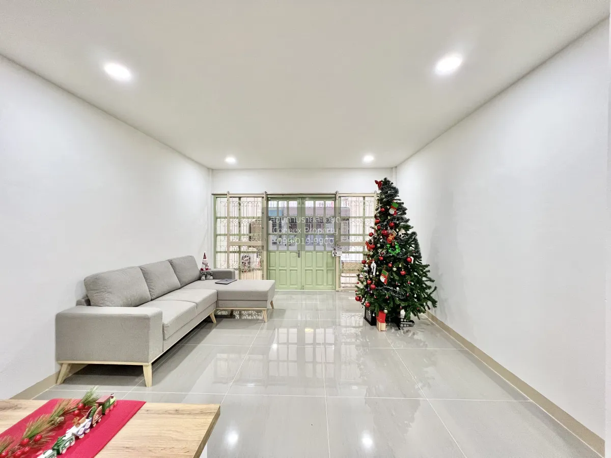 ขายทาวน์เฮ้าส์/ทาวน์โฮม  หมู่บ้าน ฉัตรแก้ว บางกะปิ รีโนเวทใหม่ MR 3