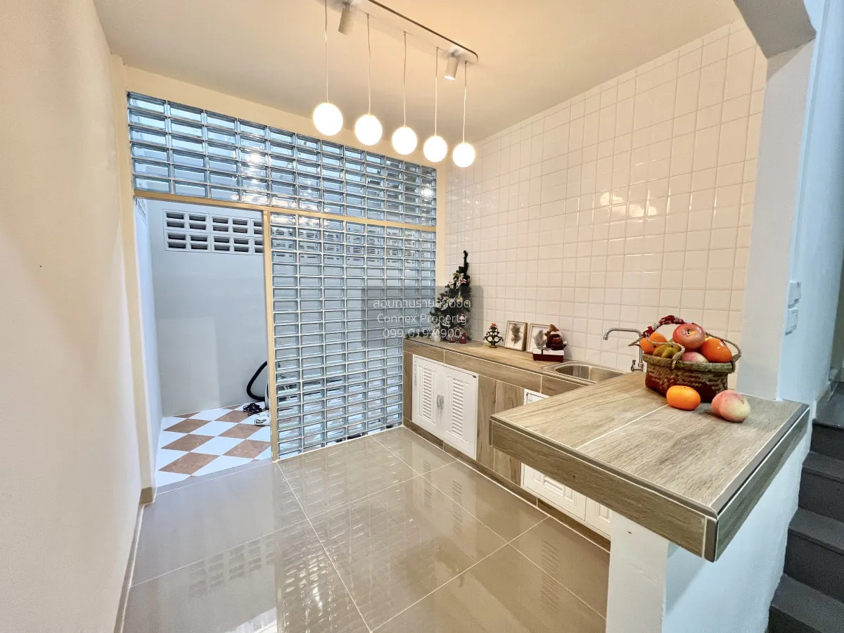 ขายทาวน์เฮ้าส์/ทาวน์โฮม  หมู่บ้าน ฉัตรแก้ว บางกะปิ รีโนเวทใหม่ MR