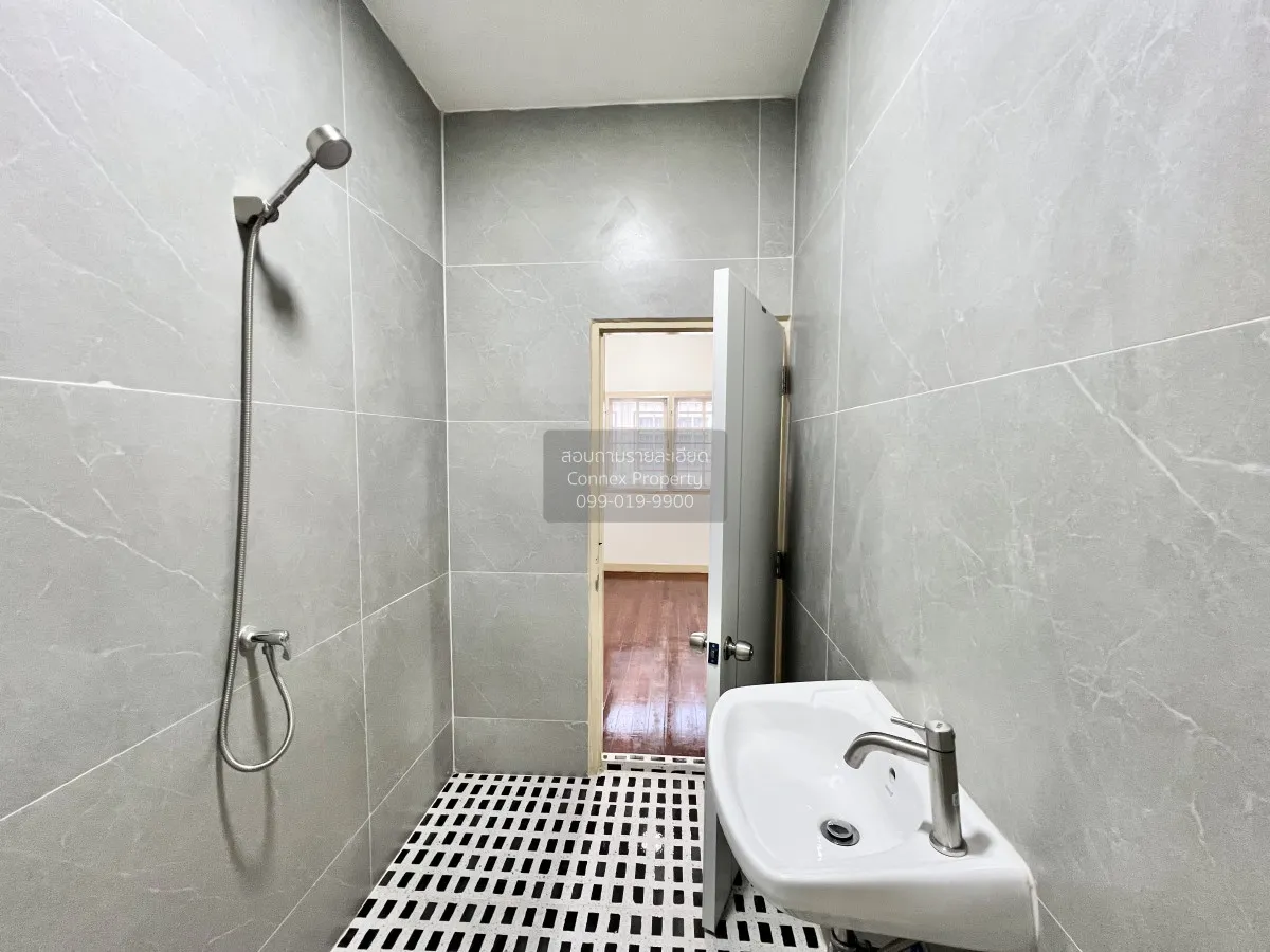 ขายทาวน์เฮ้าส์/ทาวน์โฮม  หมู่บ้าน ฉัตรแก้ว บางกะปิ รีโนเวทใหม่ MR