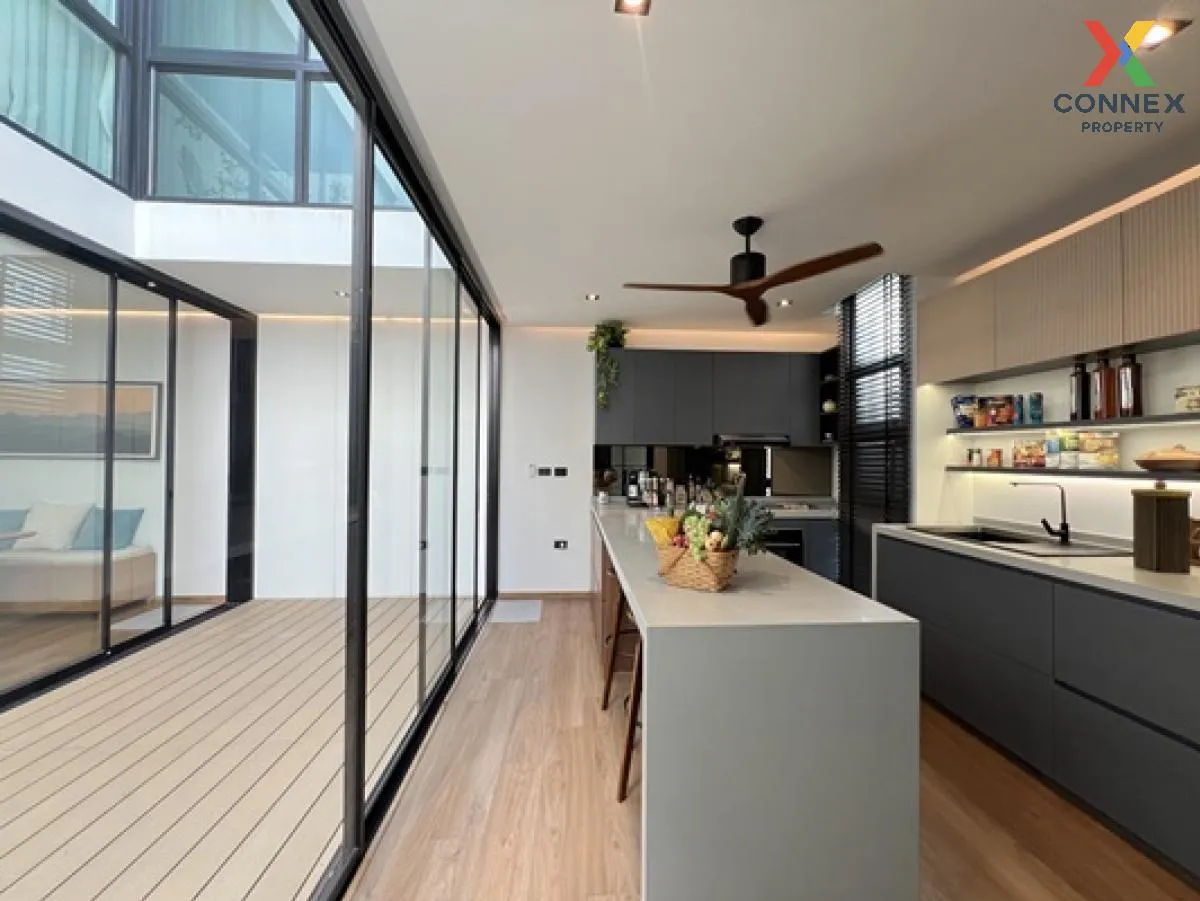 Office for sale, home office, 4.5 floors, corner building, The Mi