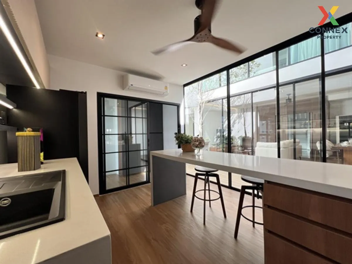 Office for sale, home office, 4.5 floors, corner building, The Mi