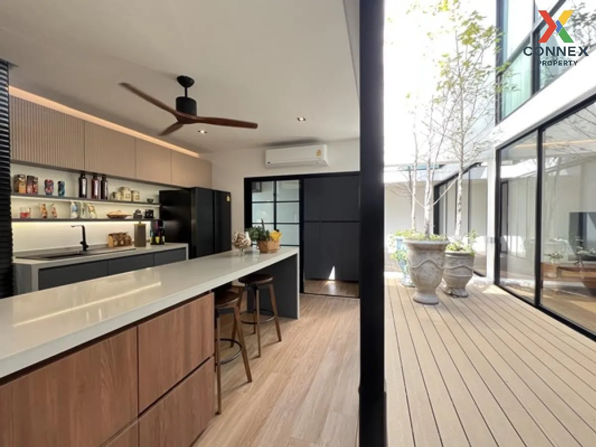 Office for sale, home office, 4.5 floors, corner building, The Mi