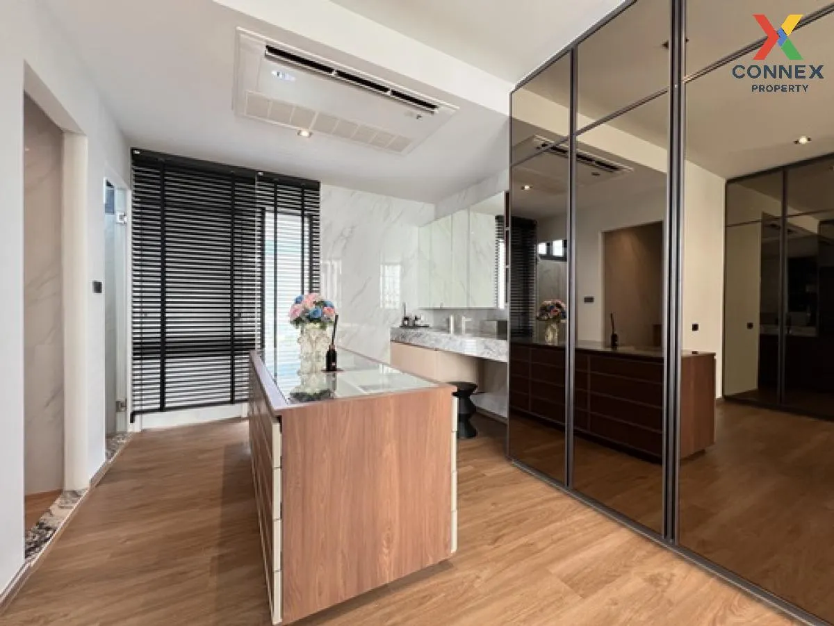 Office for sale, home office, 4.5 floors, corner building, The Mi