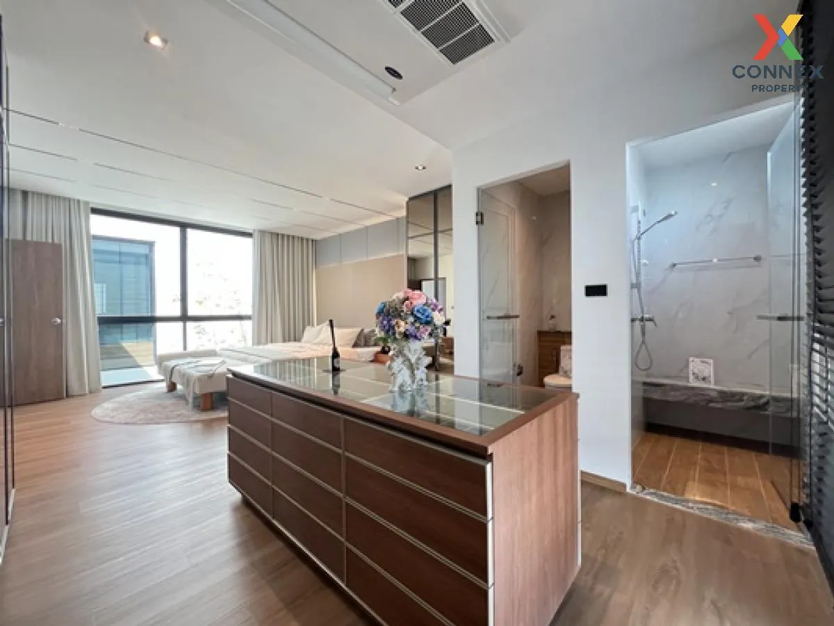 Office for sale, home office, 4.5 floors, corner building, The Mi