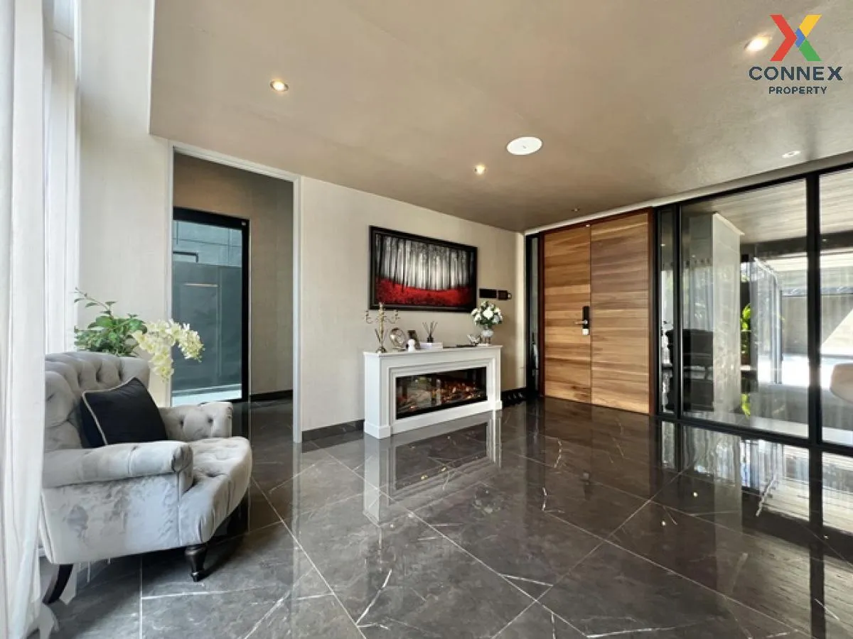 For Sale House , Bibury Village Srinakarin , nice view , wide fro