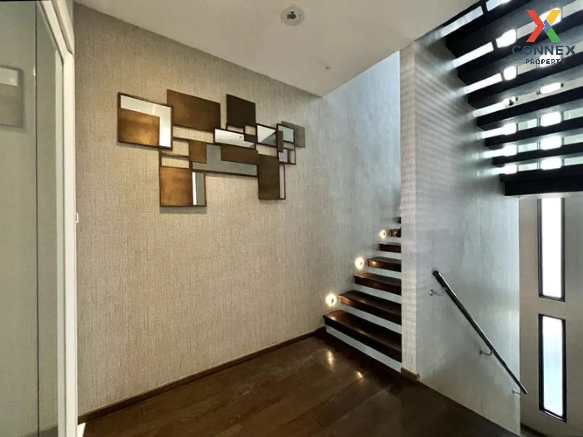 For Sale House , Bibury Village Srinakarin , nice view , wide fro