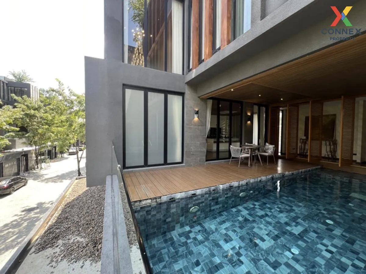 For Sale House , Bibury Village Srinakarin , nice view , wide fro
