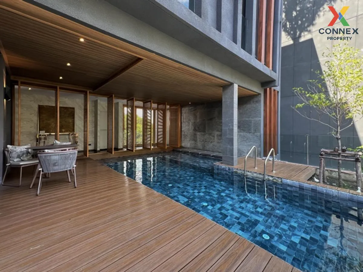 For Sale House , Bibury Village Srinakarin , nice view , wide fro