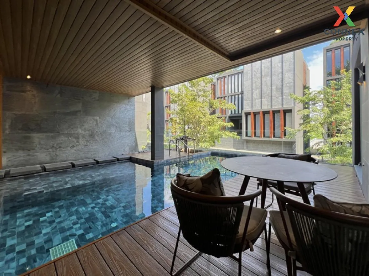 For Sale House , Bibury Village Srinakarin , nice view , wide fro