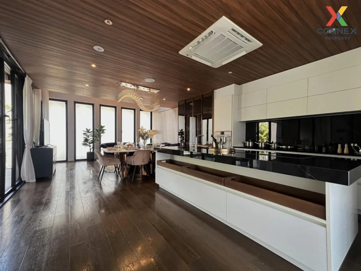 For Sale House , Bibury Village Srinakarin , nice view , wide fro