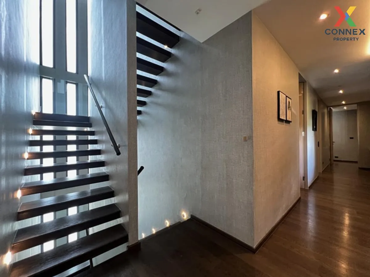 For Sale House , Bibury Village Srinakarin , nice view , wide fro