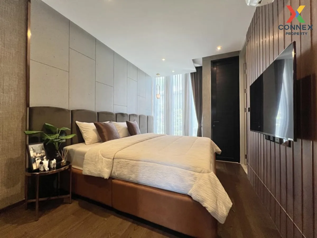 For Sale House , Bibury Village Srinakarin , nice view , wide fro